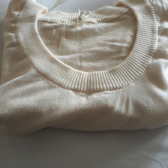 Sweater - Picture 2 of 5